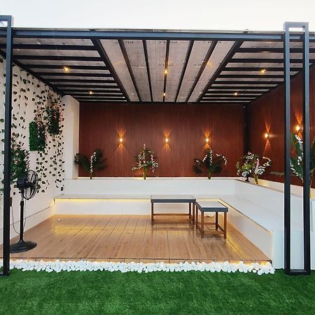 Enchanted The Roof Rekha, With Private Trace Garden Hotel Ню Делхи Екстериор снимка